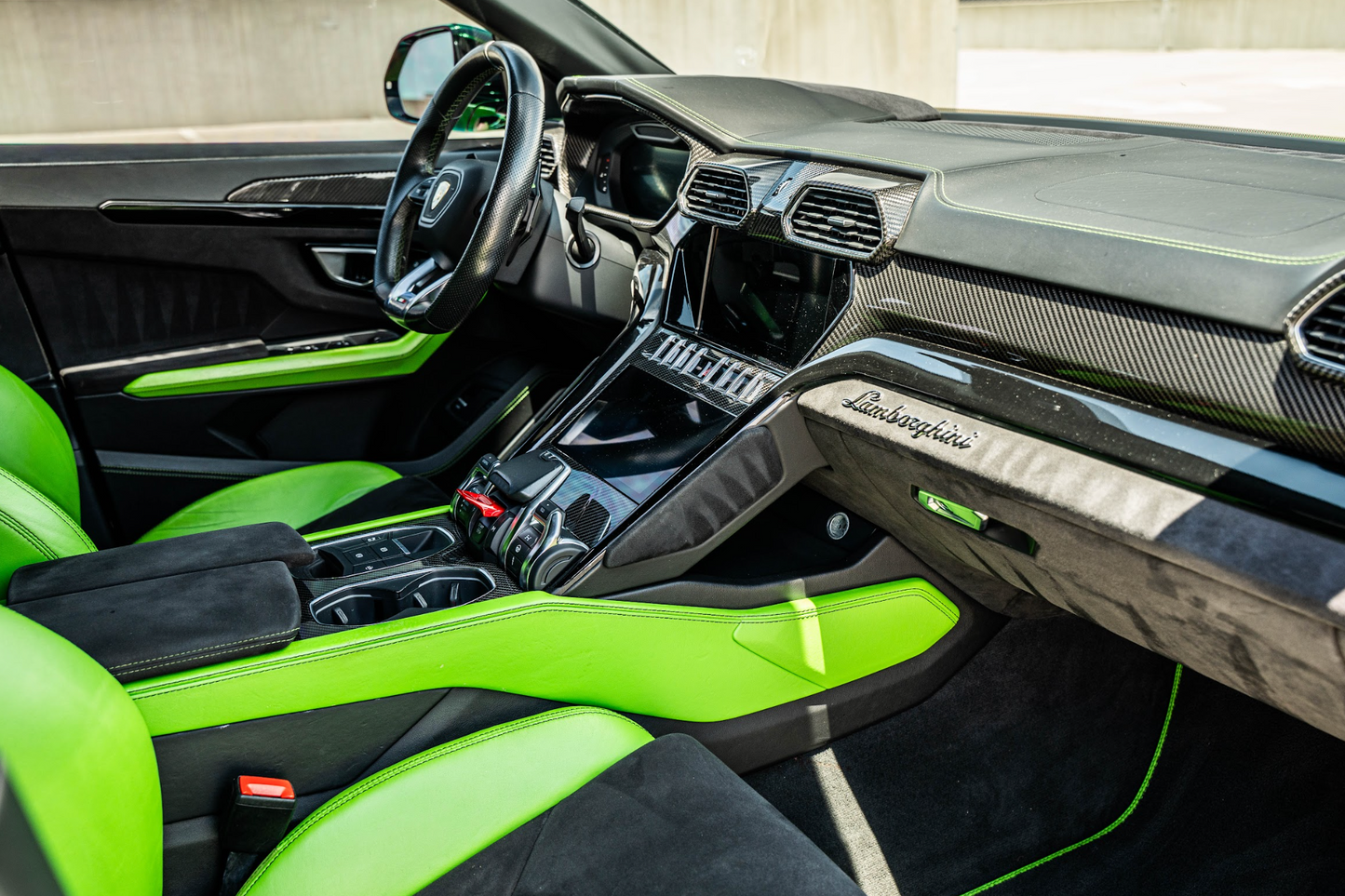 Lamborghini Urus (Green)