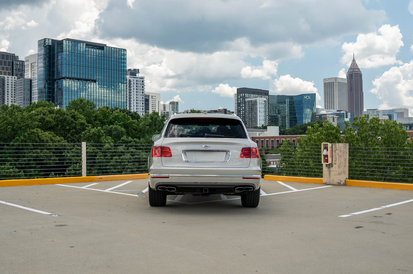 Bentley Bentayga (White)