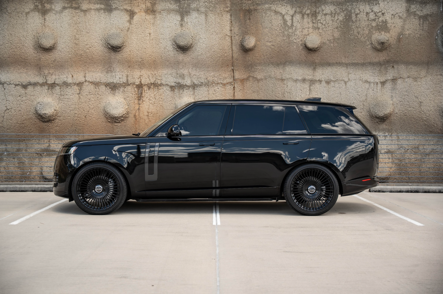 Land Rover Range Rover (Black)